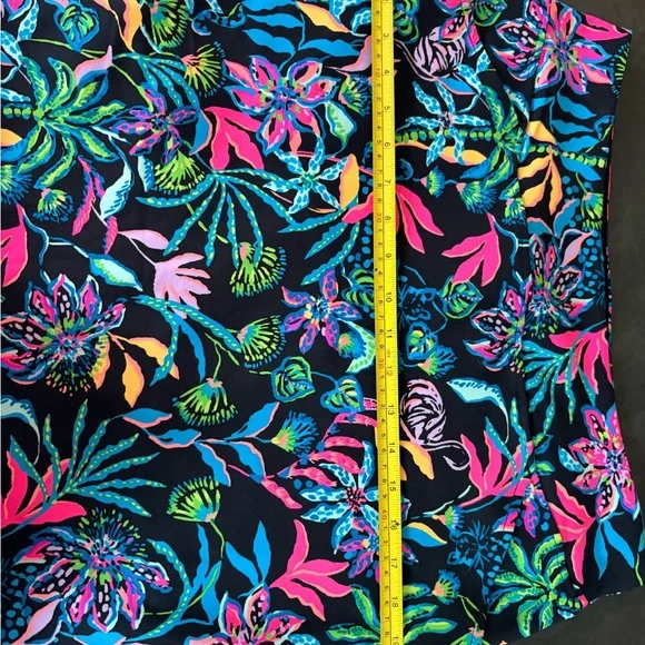 Lilly Pulitzer skort - Picture 6 of 7